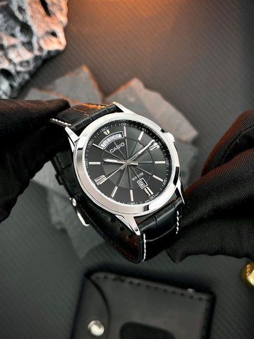 Чоловічий годинник Casio MTP-1381L-1A MTP0359 фото
