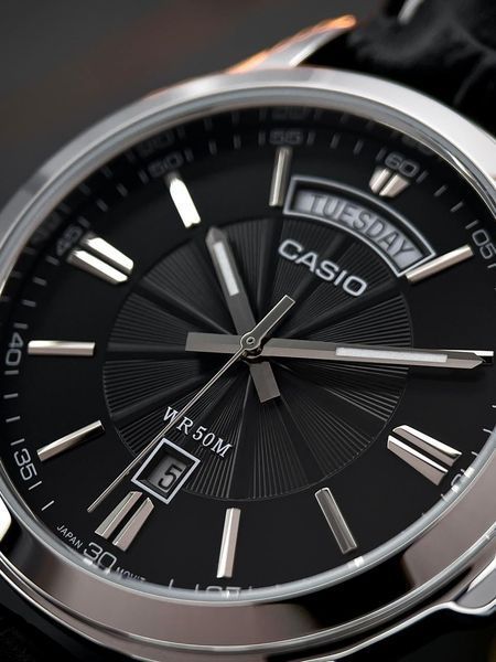 Чоловічий годинник Casio MTP-1381L-1A MTP0359 фото