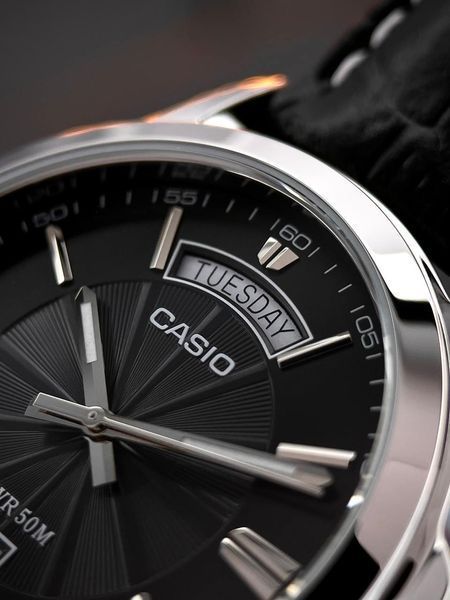 Чоловічий годинник Casio MTP-1381L-1A MTP0359 фото